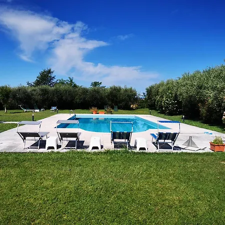 Casa Ghirlanda Con Piscina E Campo Da Tennis Apartment