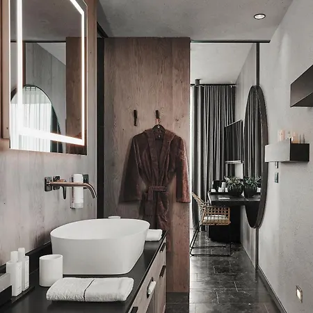 Hotel Quellenhof Luxury 5*