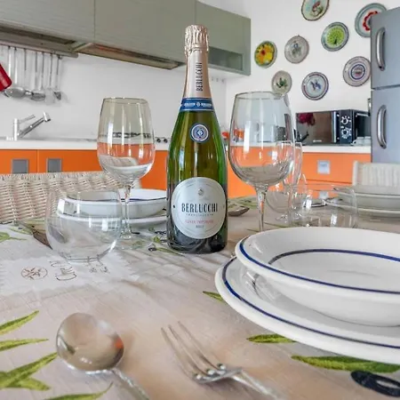 Serenity With Swimming Pool, Solarium And Bbq Holiday home Lazise