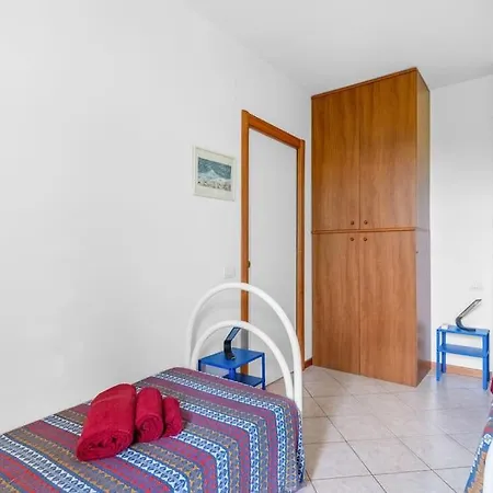 Serenity With Swimming Pool, Solarium And Bbq Holiday home *