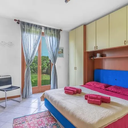 Serenity With Swimming Pool, Solarium And Bbq Holiday home Lazise
