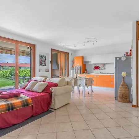 Serenity With Swimming Pool, Solarium And Bbq