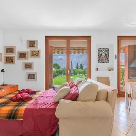 Serenity With Swimming Pool, Solarium And Bbq Holiday home Lazise