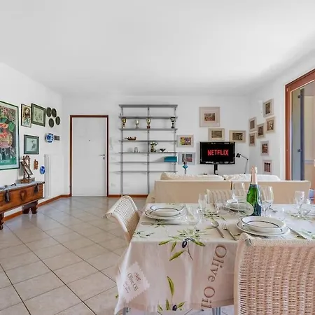 Serenity With Swimming Pool, Solarium And Bbq Lazise