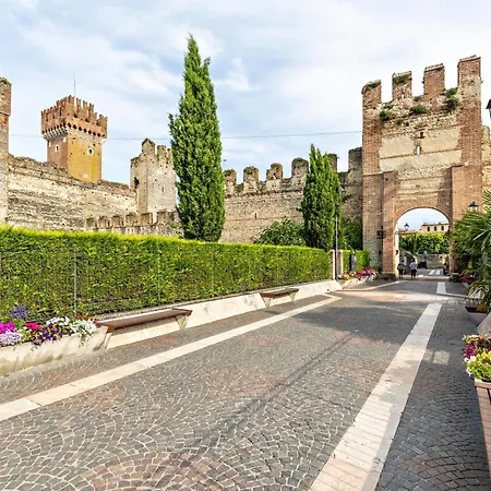 Apartment Bluemoon -luminoso Con Piscina Lazise