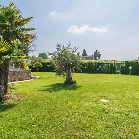 Holiday home 3 Bedroom In Vr Lazise