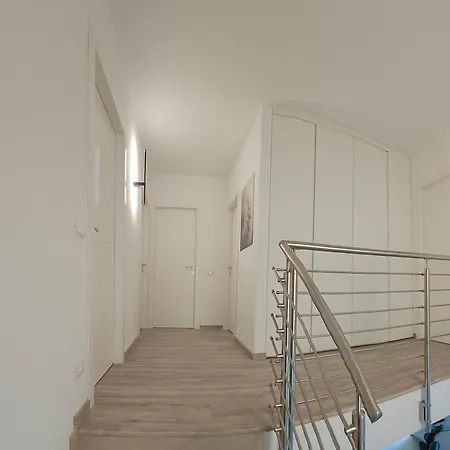 Doris Villa