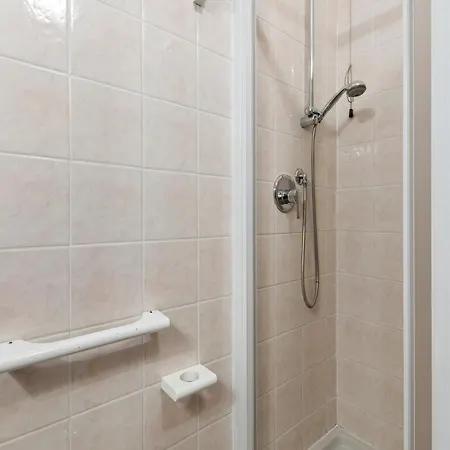 Holiday home Vibrant In With Swimming Pool Near 2 Lakes *