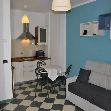 Holiday home Vibrant In With Swimming Pool Near 2 Lakes *