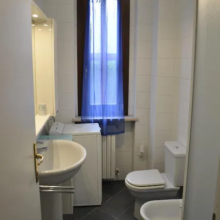 Holiday home Vibrant In With Swimming Pool Near 2 Lakes Lazise