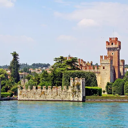 Vibrant In With Swimming Pool Near 2 Lakes Lazise