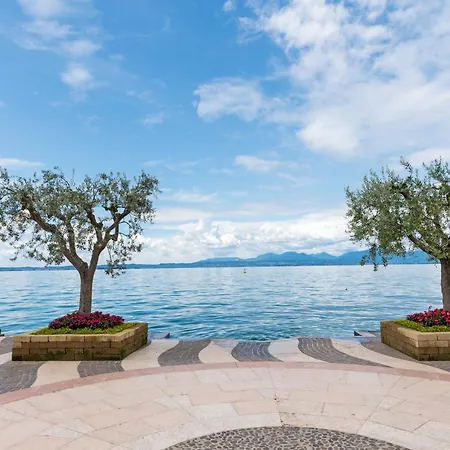 Vibrant In With Swimming Pool Near 2 Lakes Holiday home Lazise
