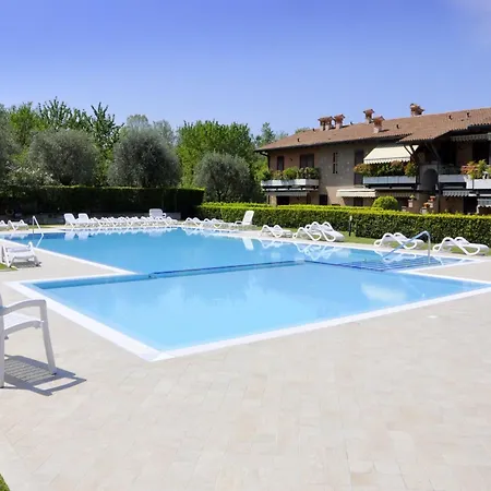 Vibrant In With Swimming Pool Near 2 Lakes Lazise