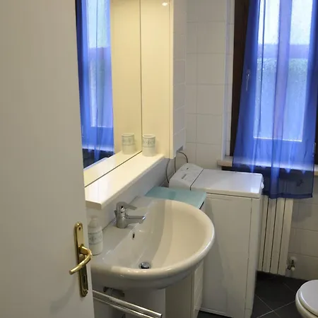 Holiday home Vibrant In With Swimming Pool Near 2 Lakes
