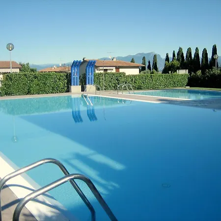 Holiday home Enticing In With Swimming Pool