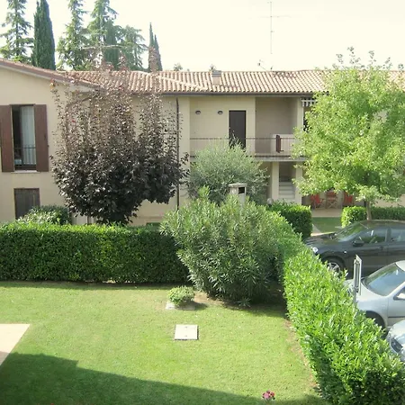 Holiday home Enticing In With Swimming Pool Lazise