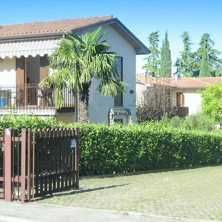 Enticing In With Swimming Pool *
