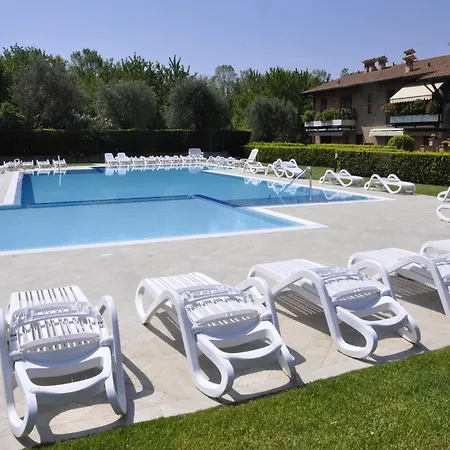 Amazing In With Swimming Pool