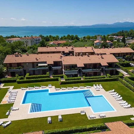 Amazing In With Swimming Pool *