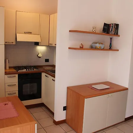 Holiday home Snug In With Heating Near Garda