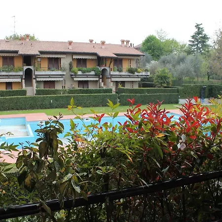 Snug In With Heating Near Garda Holiday home *