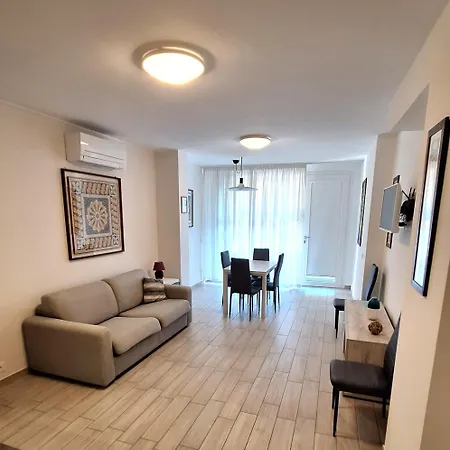 Apartment Trilocale Pool - Al Glicine *