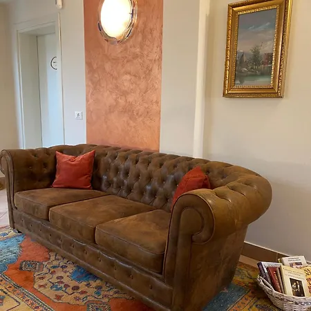 Bed & Breakfast Betty's House 3*