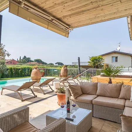 3 Bedroom In Vr Holiday home Lazise