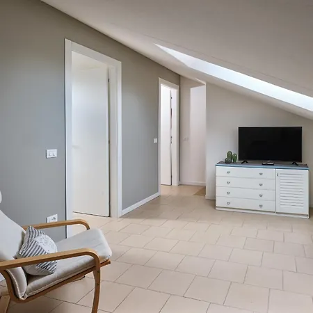 Lisa Marie - Regarda Travel Apartment Lazise