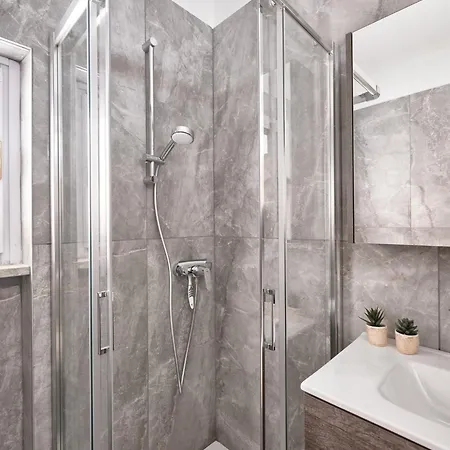 Markus - Regarda Travel Apartment Lazise