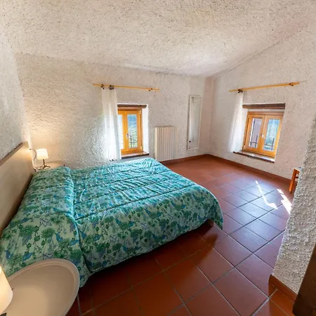 Casa Ghirlanda Con Piscina E Campo Da Tennis Apartment