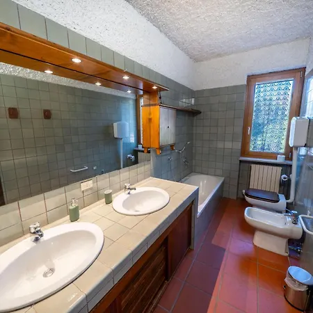 Casa Ghirlanda Con Piscina E Campo Da Tennis * Lazise
