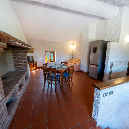 Casa Ghirlanda Con Piscina E Campo Da Tennis