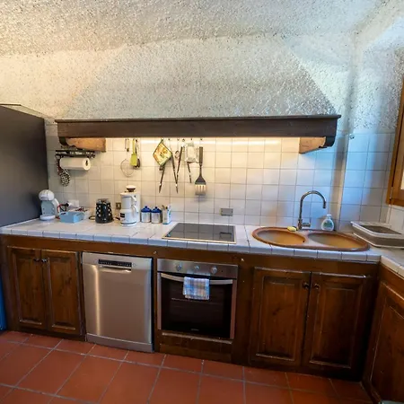 Casa Ghirlanda Con Piscina E Campo Da Tennis Apartment