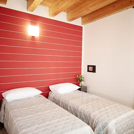 Salix Apartment *