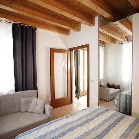 Salix Apartment *