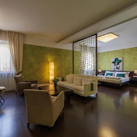 Grotta Hotel