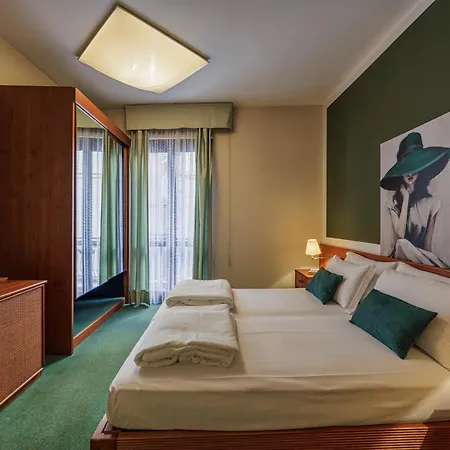 Grotta Hotel 3*
