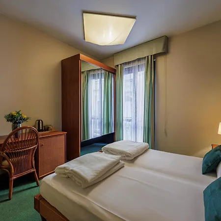 Grotta Hotel