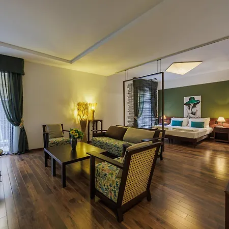 Grotta Hotel 3*