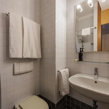 Grotta Hotel 3*