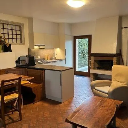Ferienhaus In Carlotte Mit Eigenem Garten