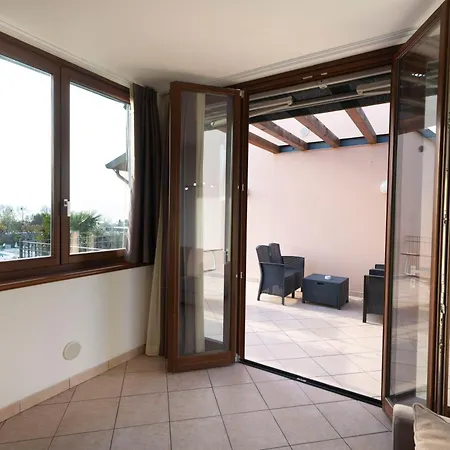 Vista Con Terrazza Apartment
