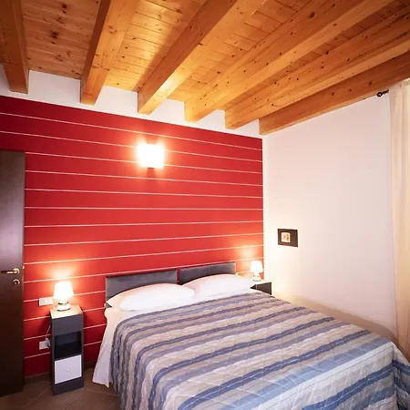 Salix Apartment *