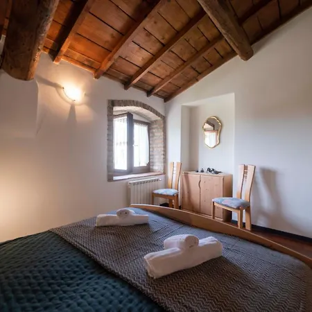 Al Castello - Elegante Residenz Mit Schwimmbad Apartment *
