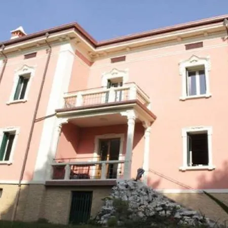 Bed & Breakfast La Familia *