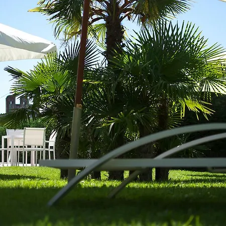 Affittacamere Vialeromadodici Rooms&apartments 3*