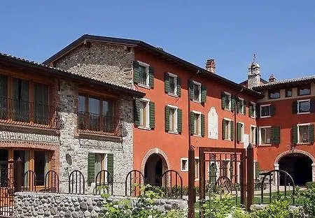 Borgo Mondragon Aparthotel