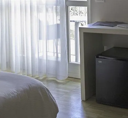 Vialeromadodici Rooms&apartments 3*