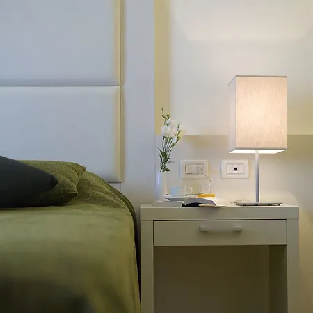 Hotel Leonardo Di Garda - Wellness And 4*